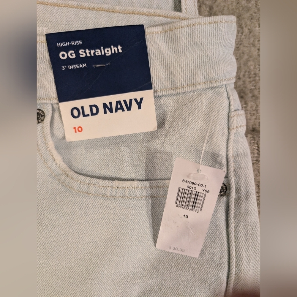 NWT Old Navy High-Rise OG Straight Distressed light blue jean shorts 10 - Picture 2 of 3